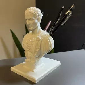 Don't Betray Me Brutus Pen Holder